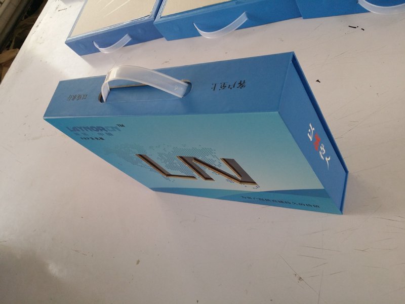 彩盒定做：包装艺术与企业形象塑造的秘密武器